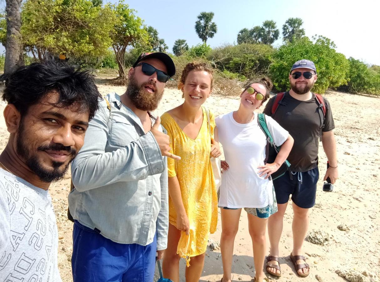 Nature Beach Huts Trincomalee Buitenkant foto